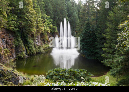 Le Ross Fontaine dans le jardin en contrebas à Butchart Gardens, près de Victoria, île de Vancouver, Colombie-Britannique, Canada Banque D'Images