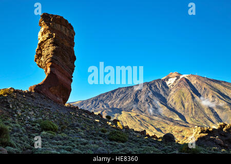 Doigt de Dieu célèbre rock dans le parc national du Teide. L'île de Tenerife, Canaries - Espagne Banque D'Images