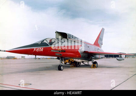 North American F-107A (S/N 55-5119). (U.S. Photo de l'Armée de l'air) Banque D'Images