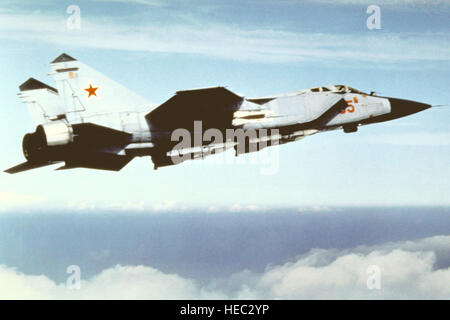 Un avion vue côté droit d'un soviétique MiG-31 Foxhound avion. Banque D'Images