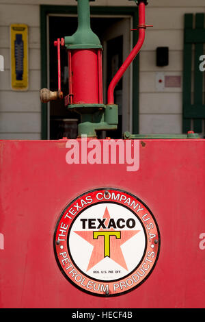 Ambler's Gas Station Texaco à l'intersection de la route 66 et de l'Illinois Route 17, Dwight, Livingston County, Illinois, États-Unis. Banque D'Images