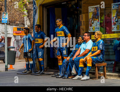 Argentine, Province de Buenos Aires, Ville de Buenos Aires, La Boca, vue de célèbres joueurs de football Boca Juniors chiffres. Banque D'Images