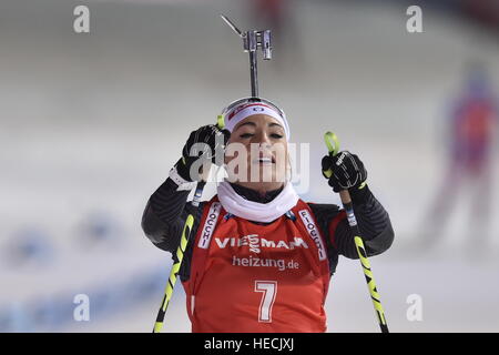 Prix : à Nove Mesto, en République tchèque. 25Th Dec 2016. Le second Dorothea Wierer de l'Italie termine la Coupe du monde de Biathlon Poursuite de Nove Mesto, République tchèque gratuit, le 17 décembre 2016. © Lubos Pavlicek/CTK Photo/Alamy Live News Banque D'Images