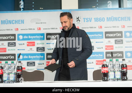 Munich, Allemagne. Dec 19, 2016. Le nouvel entraîneur de la 2e Bundesliga allemande Club TSV 1860 Munich, Vítor Pereira, représenté à Munich, Allemagne, 19 décembre 2016. Pereira débutera ses nouvelles fonctions le 1 janvier sur un contrat qui court jusqu'au 30 juin 2018. Photo : Tobias Hase/dpa/Alamy Live News Banque D'Images