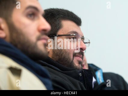 Munich, Allemagne. Dec 19, 2016. Investisseur jordanien Hasan Ismaik photographié à la présentation du nouveau coach de la 2e Bundesliga allemande Club TSV 1860 Munich, Vitor Pereira (pas sur la photo, à Munich, Allemagne, le 19 décembre 2016. Pereira débutera ses nouvelles fonctions le 1 janvier sur un contrat qui court jusqu'au 30 juin 2018. Photo : Tobias Hase/dpa/Alamy Live News Banque D'Images