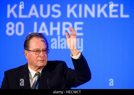 Berlin, Allemagne. 18Th Oct, 2016. L'ancien ministre allemand des Affaires étrangères et président de la FDP Klaus Kinkel lors d'un événement marquant son 80e anniversaire à Berlin, Allemagne, 20 décembre 2016. Photo : Gregor Fischer/dpa/Alamy Live News Banque D'Images