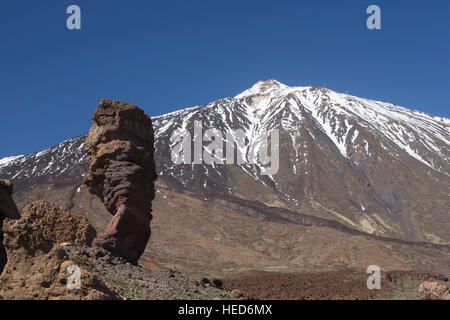 "Le doigt de Dieu" une formation de roche volcanique près du mont Teide, Tenerife, Canaries, Espagne Banque D'Images