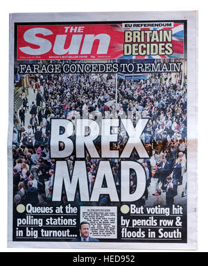 Le soleil gros titre de journal du 24 juin 2016 par jour du scrutin sur le référendum Brexit, avec la nouvelle que Farage concède la défaite Banque D'Images