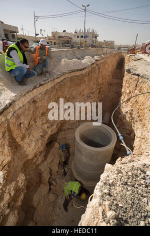 La construction urbaine de flottaison à Aqaba, Jordanie. Banque D'Images