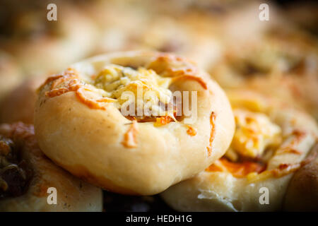 Tartes à la viande au four ouvert Banque D'Images