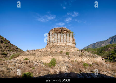 Vallée de Swat a de nombreux stupas Budhist partout.Il s'agit d'Amlokdara Stupa dans la province du KPK,le Pakistan. Banque D'Images