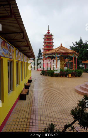 La Pagode rouge, dix mille bouddhas Monastery, Hong Kong Banque D'Images