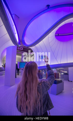 Science Museum, Londres, Royaume-Uni. 7 décembre 2016. Les mathématiques, l'aperçu de la presse Galerie de Winton, conçu par Zaha Hadid Architects Banque D'Images