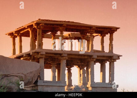 Hampi fut la capitale de l'un des plus grands empires dans l'histoire de l'Inde. L'empire de Vijayanagar à son zénith (début 16e siècle) contrôlait l'e Banque D'Images