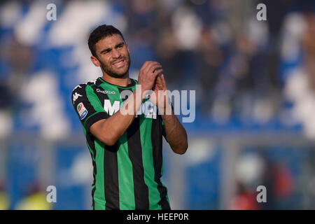 Reggio nell'Emilia, Italie. 2016, 18 décembre : Grégoire Defrel de Sassuolo nous gesturesat la fin de la série d'un match de football entre l'US Sassuolo et Banque D'Images