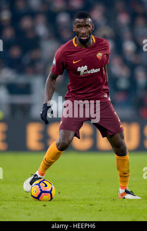 Turin, Italie. 2016, 17 décembre : Antonio Rudiger de AS Roma en action au cours de la série d'un match de football entre la Juventus et l'AS Roma. Banque D'Images