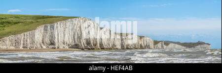 Panorama de la formation Seven Sister Cliff près d'Eastbourne, East Sussex, Angleterre du Sud Banque D'Images