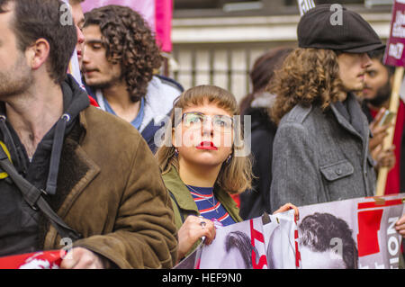 Des milliers d'étudiants à rejoindre l'Union Nationale de l'étudiant manifestation à Londres contre les frais de scolarité et les compressions dans educationNUS national étudiant protester contre les réductions de frais et avec les élèves : où : London, Royaume-Uni Quand : 19 Nov 2016 Banque D'Images