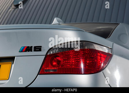 BMW M5, E60 forme (2003-2010) performance allemande super voiture tricorps Banque D'Images