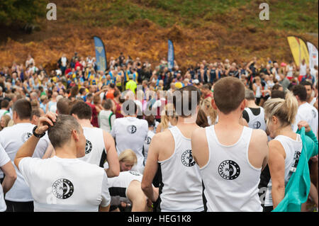 Première course de la saison en cours de remise en forme de Kent en course ligue Knole Park champ massive cross country 561 équipes de coureurs Banque D'Images