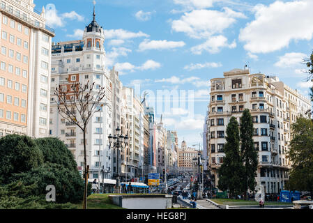 Madrid, Espagne - 13 novembre 2016 : Gran Via à Madrid. C'est une rue commerçante et haut de gamme situé dans le centre de Madrid. Il est connu sous le nom de Spani Banque D'Images