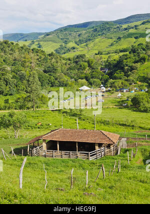 Le Brésil, l'État de Minas Gerais, Heliodora, paysage de montagne. Banque D'Images