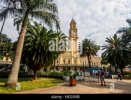 Le Brésil, l'État de Sao Paulo, ville de Sao Paulo, vue de la gare Luz du Parque da Luz. Banque D'Images