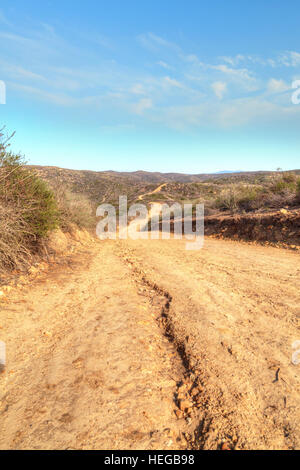 Sentier de randonnée qui surplombe la côte de Laguna Beach Laguna dans le désert de la Californie, aux États-Unis Banque D'Images