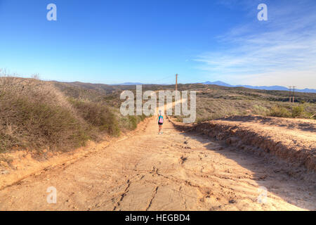 Sentier de randonnée qui surplombe la côte de Laguna Beach Laguna dans le désert de la Californie, aux États-Unis Banque D'Images