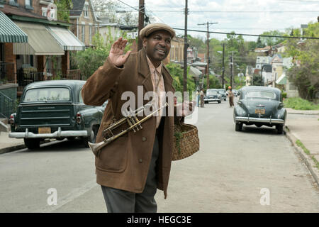 DATE DE SORTIE : Décembre 25, 2016 Title : Studio : Paramount Pictures Réalisateur : Denzel Washington Résumé : Un père se débat avec les relations raciales aux États-Unis tout en essayant d'élever sa famille dans les années 1950 et de composer avec les événements de sa vie avec : Al Pacino comme Gabriel (Crédit : © Paramount Pictures/Photos/ZUMAPRESS.com) Banque D'Images