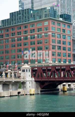 L'École de Chicago de la psychologie professionnelle et Wells Street Bridge, Chicago, comté de Cook, Illinois, USA. Banque D'Images