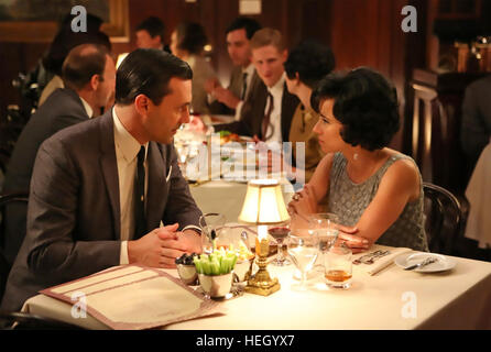 MAD MEN Lionsgate Television/Weiner Bros séries télé avec Don Draper et Linda Cardinelli en 2013 Banque D'Images