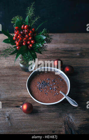 Smoothie au chocolat dans un bol Banque D'Images