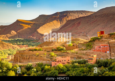 Repas Gorges du Dades dans Atlas, Maroc Banque D'Images