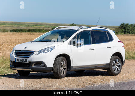 2015 Peugeot 2008 Crossover SUV, Burnham Overy Staithe, Norfolk, Angleterre, Royaume-Uni Banque D'Images