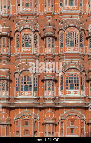 Hawa Mahal (traduction anglaise : "Palais des Vents" ou "Palais de la Breeze") palace à Jaipur, Inde Banque D'Images