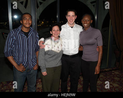 Appareil photo numérique Olympus US Army 53510 ESC 3d Les soldats participent à l'appréciation des troupes Le Dîner Banque D'Images