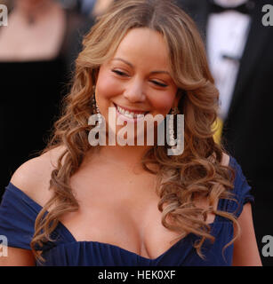 Toujours un favori de ventilateur, Mariah Carey réagit aux médias pendant les interviews tapis rouge à la 82e soirée des Oscars le 7 mars 2010 à Hollywood. Elle joue d'un travailleur social dans le meilleur photo-nommé 'Precious : D'après le roman 'Push' by Sapphire.' Mariah Carey @ 2010 Academy Awards Banque D'Images