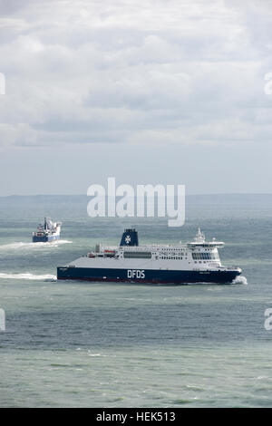 Approche du port de ferry de Douvres, dans le Kent, Royaume-Uni Banque D'Images