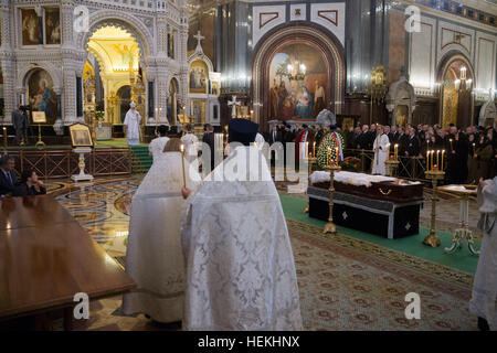 Moscou, Russie. Dec 22, 2016. Un service religieux pour l'ambassadeur de Russie en Turquie tué, Andrei Karlov, est effectuée à l'intérieur de la cathédrale du Christ-Sauveur de Moscou, Russie, le Jeudi, Décembre 22, 2016. Karlov a été abattu par un policier turc lundi à Ankara, Turquie. © Bai Xueqi/Xinhua/Alamy Live News Banque D'Images