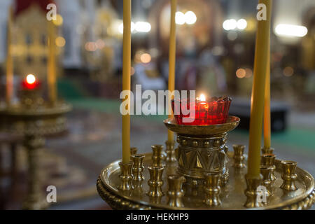 Moscou, Russie. Dec 22, 2016. Un service religieux pour l'ambassadeur de Russie en Turquie tué, Andrei Karlov, est effectuée à l'intérieur de la cathédrale du Christ-Sauveur de Moscou, Russie, le Jeudi, Décembre 22, 2016. Karlov a été abattu par un policier turc lundi à Ankara, Turquie. © Bai Xueqi/Xinhua/Alamy Live News Banque D'Images