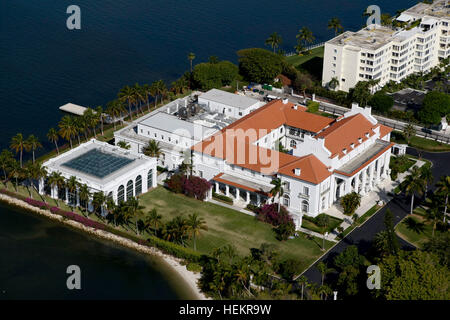 Palm Beach, Floride, USA. 26Th Dec 2016. 022709 PB antennes FH estates photo de Richard Graulich/Le Palm Beach Post 0061617A - PALM BEACH - Floride Accueil et Jan Tuckwood antennes livre d'histoire de Palm Beach estates et misc. Whitehall : le blâme sur ses chemins de fer, mais où Henry Flagler et son immense fortune, a conduit le reste de Mme Astor's 400 société de l'âge d'Or ont suivi. Et lorsqu'il a construit son hôtel particulier de style Beaux-arts à Palm Beach en 1902, ils ont par la suite poursuivi cette tendance aussi. Après la visite de Flagler's hôtels, de nombreux clients de la société achète des terres et construit leur sandcastl Palm Beach Banque D'Images