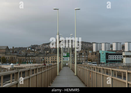 Zone piétonne et piste cyclable sur le pont du chemin du Nord à Tay, Dundee, Écosse, Royaume-Uni, Banque D'Images