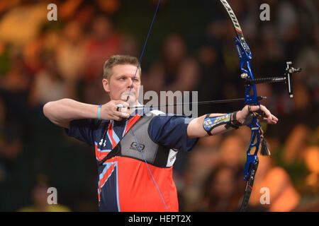 Gareth Paterson de l'équipe de France participe à la finale du tir à l'Invictus 2016 Jeux à l'ESPN Wide World of Sports, Orlando, en Floride, le 9 mai 2016. L'Invictus Games sont une compétition sportive qui a été créé par le prince Harry du Royaume-Uni, après avoir été inspiré par les jeux de guerrier du DoD. Cet événement réunira des blessés, malades et blessés militaires et anciens combattants de 15 pays pour des événements y compris : tir à l'arc, randonnée à vélo, l'aviron, la dynamophilie, le volleyball assis, natation, athlétisme, basket-ball en fauteuil roulant, la course en fauteuil roulant, rugby en fauteuil roulant un Banque D'Images