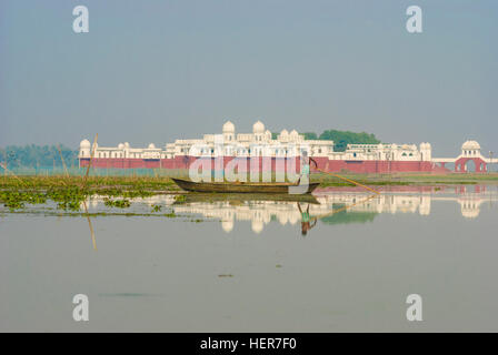 Melagarh : château d'eau étang de Neermahal Rudra Sagar, Tripura, Inde Banque D'Images