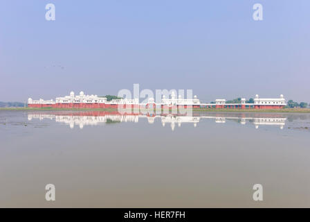 Melagarh : château d'eau étang de Neermahal Rudra Sagar, Tripura, Inde Banque D'Images