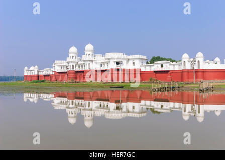 Melagarh : château d'eau étang de Neermahal Rudra Sagar, Tripura, Inde Banque D'Images