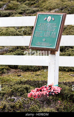 Plaque à l'enterré les marins sur l'Île Saunders Banque D'Images