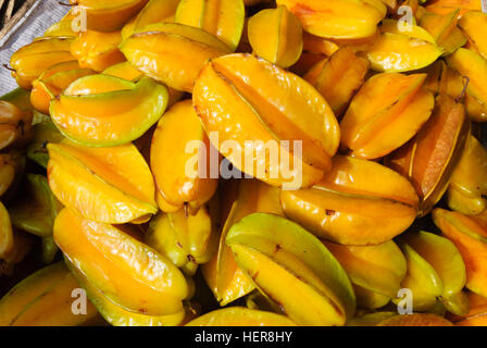 La carambole Averrhoa carambola (), Meghalaya, en Inde Banque D'Images