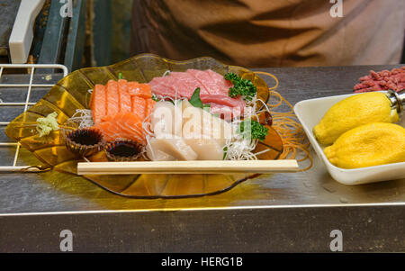 En sashimi frais marché Nishiki, Kyoto, Japon Banque D'Images